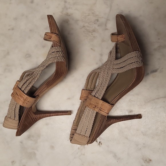 Donald Pliner sandals - Picture 2 of 4